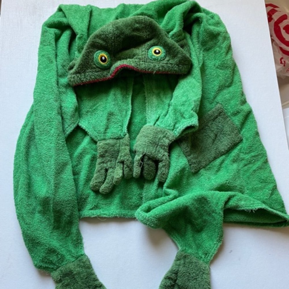Kidorable Hooded Frog Towel